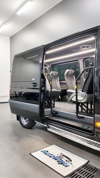 Mercedes-Benz Sprinter 2025