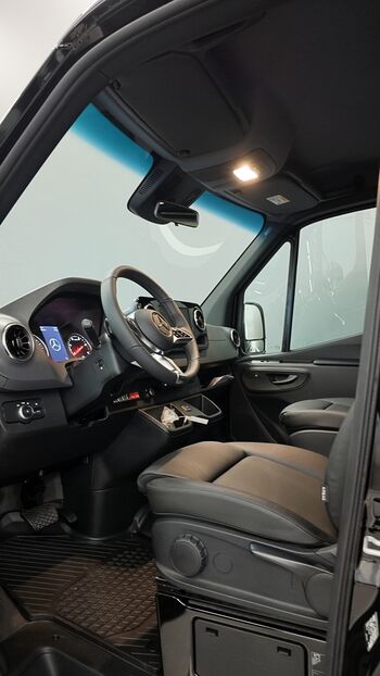 Mercedes-Benz Sprinter 2025