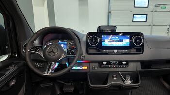 Mercedes-Benz Sprinter 2025