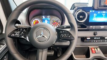 Mercedes-Benz Sprinter 2025